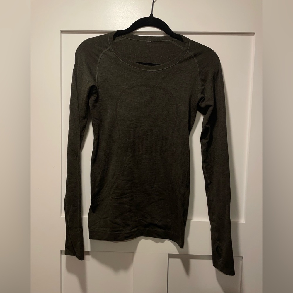 Women’s Lululemon swiftly tech 2.0 long sleeve top olive green